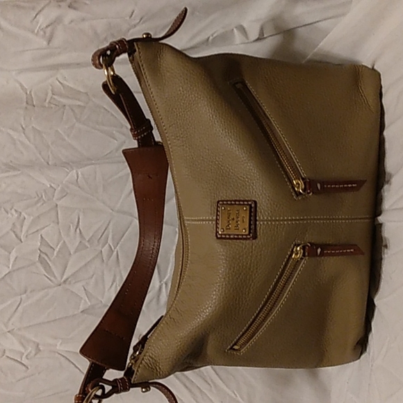 Dooney & Bourke Handbags - 🔴25% off  Dooney & Bourkey  shoulder bag